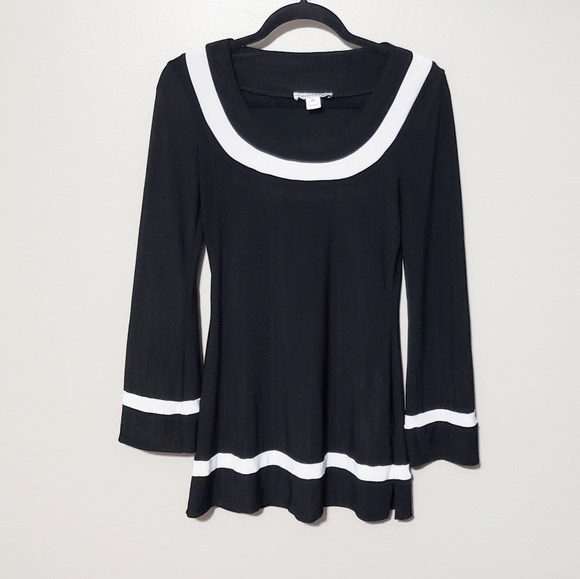 White House Black Market Dresses & Skirts - WHBM Retro 70's style mini dress bell sleeves XS